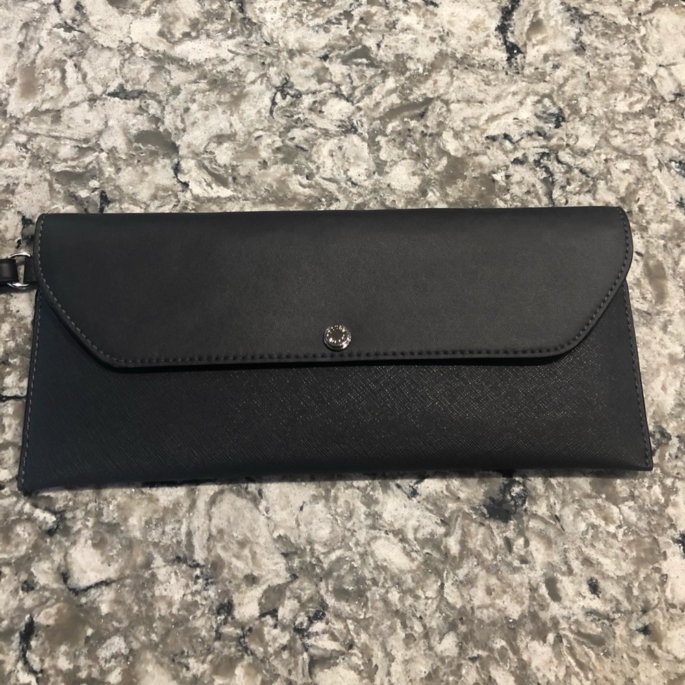 Henri Bendel West 57th travel organizer wristlet